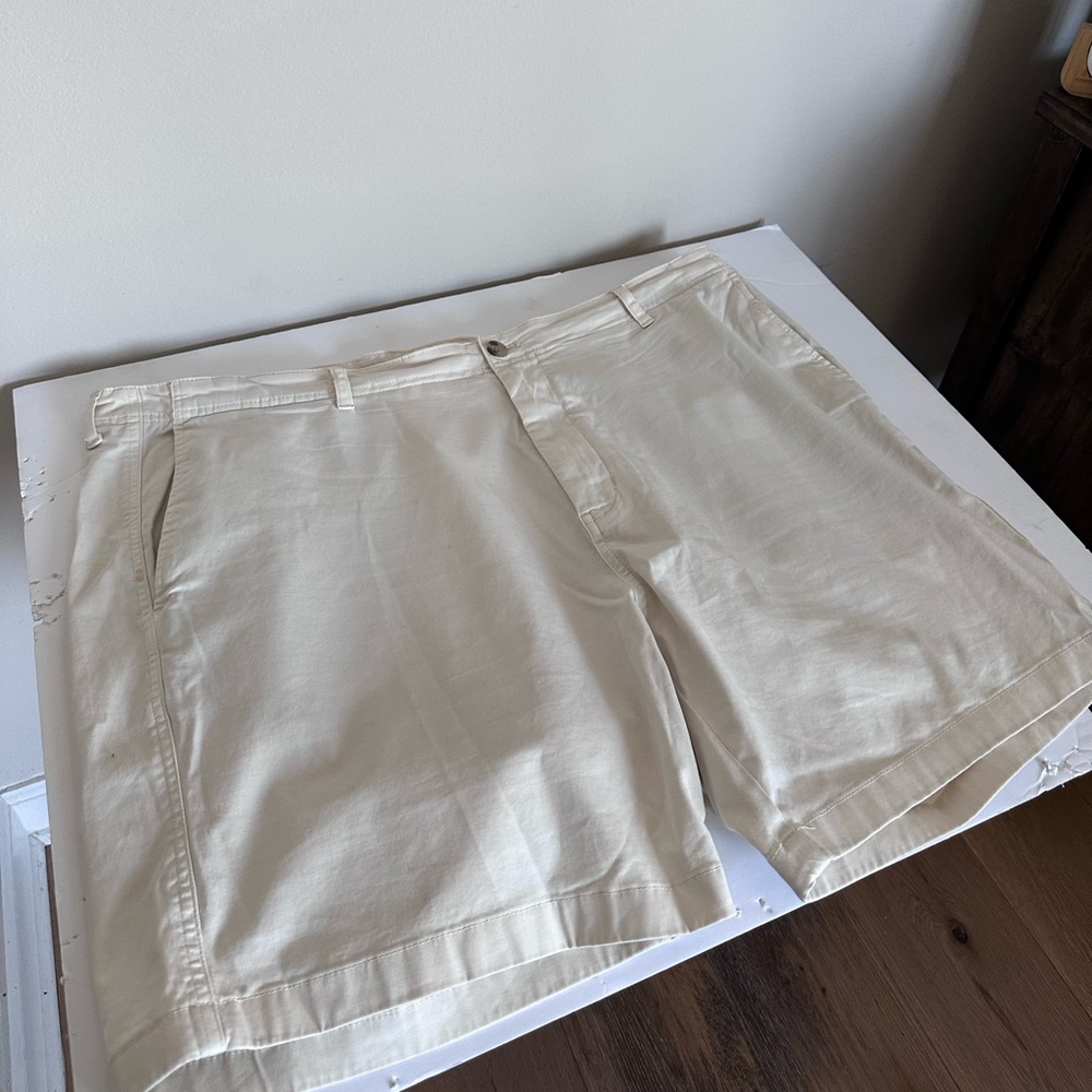Vineyard Vines Island Shorts - Creme - Size 42